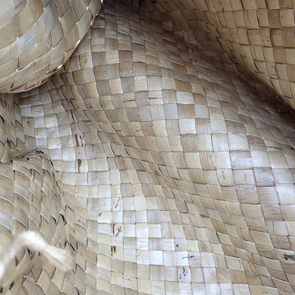 Handmade weaved large straw Fiji beach bag - Picture 12 of 16